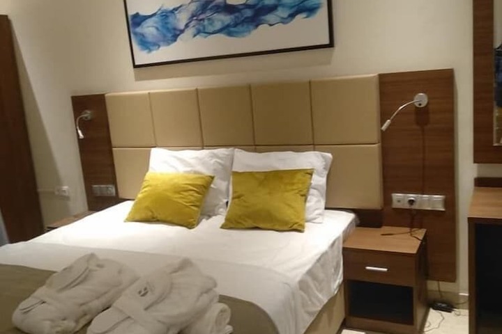 Room 8 of 31