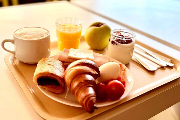 Breakfast/Coffee Service 29 of 35