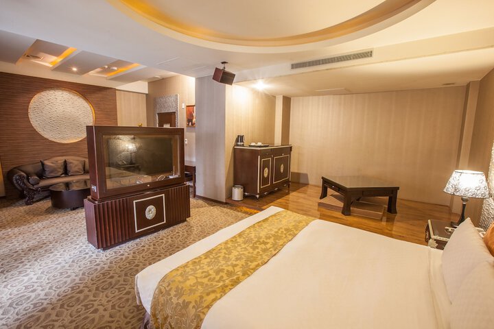 Room 12 of 31