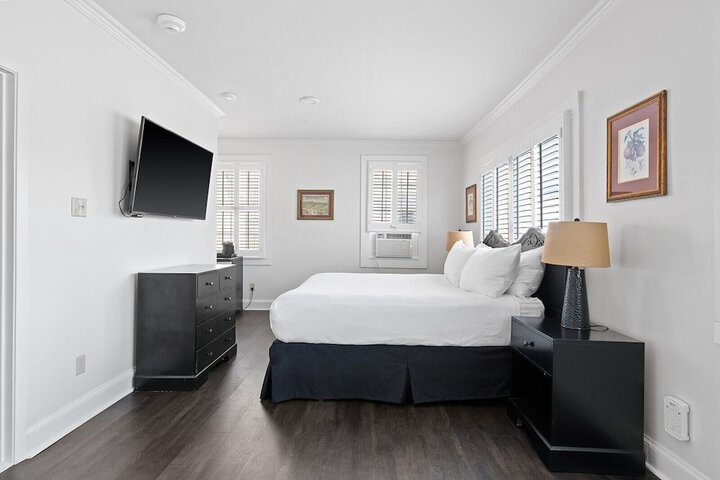 Room 4 of 69