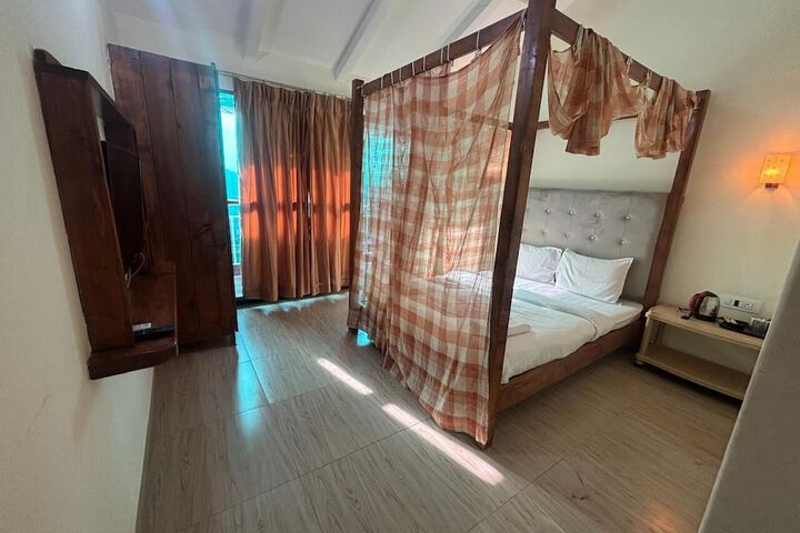 Room 8 of 45