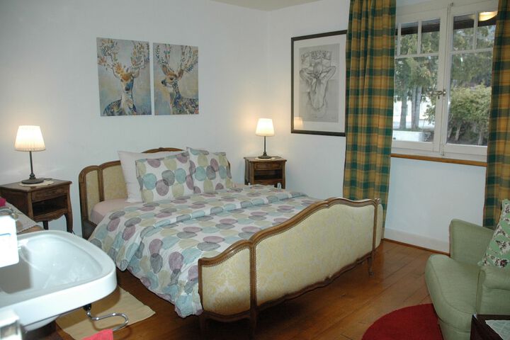 Room 4 of 42