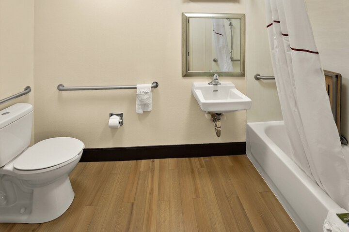 Standard Double Bed Accessible (3 of 13)