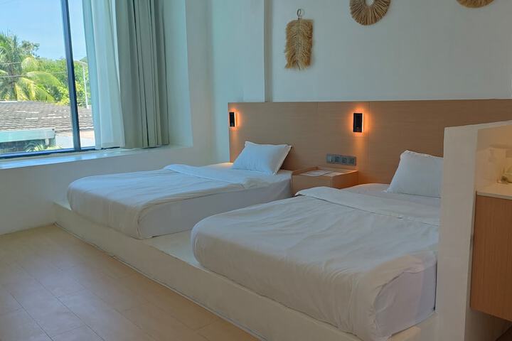Room 9 of 27