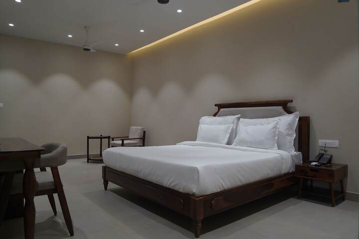 Room 2 of 37