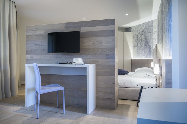 Room 105 of 217