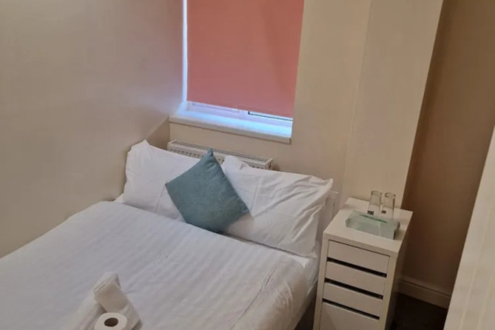 Room 15 of 17