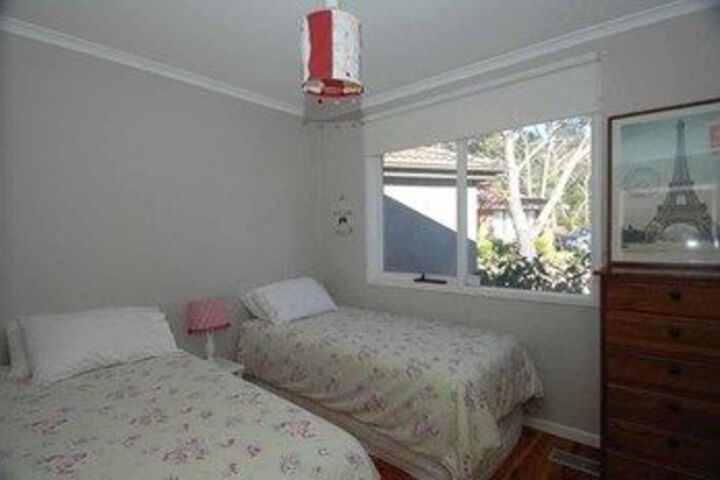 Room 6 of 17