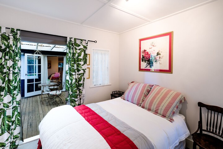 Room 4 of 17