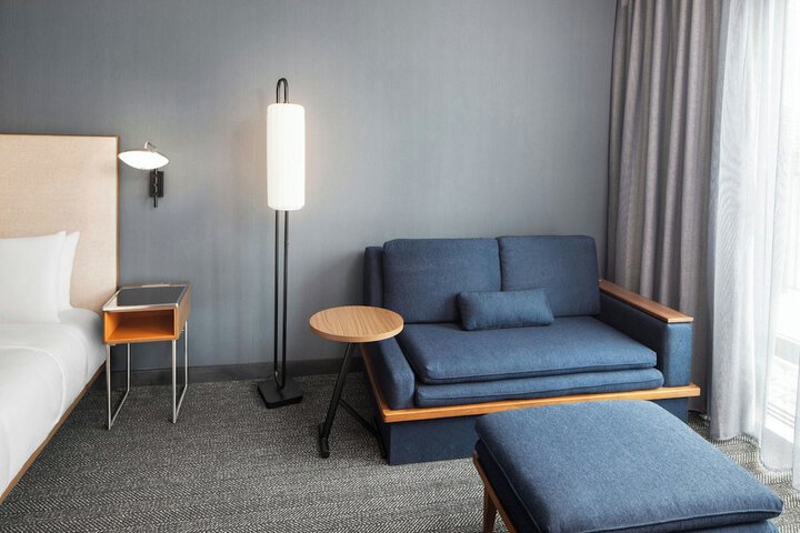 Room 6 of 25