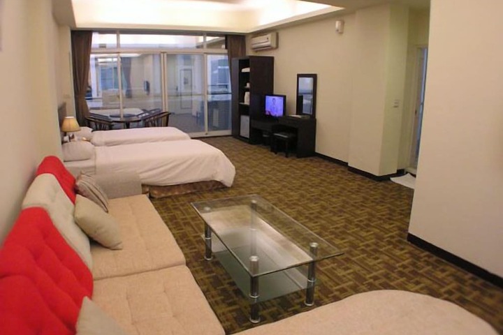 Room 13 of 81