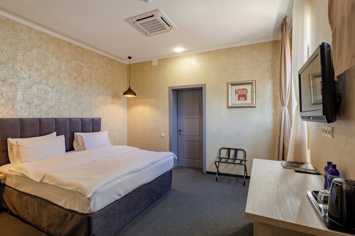 Room 76 of 163
