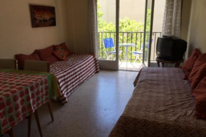 Room 4 of 8