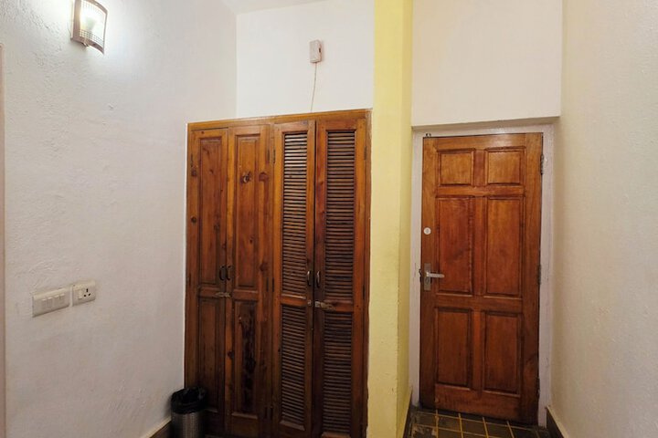 Room 5 of 181