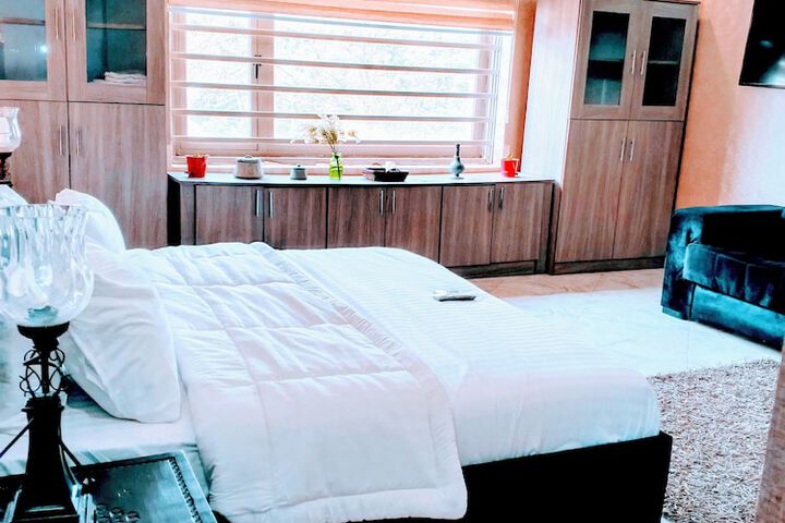 Room 3 of 29