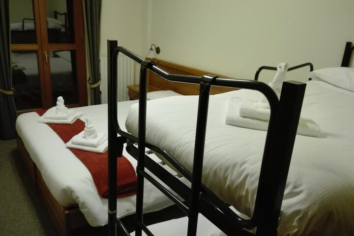 Room 12 of 69