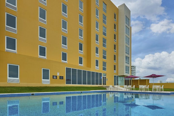Hotel with Pool