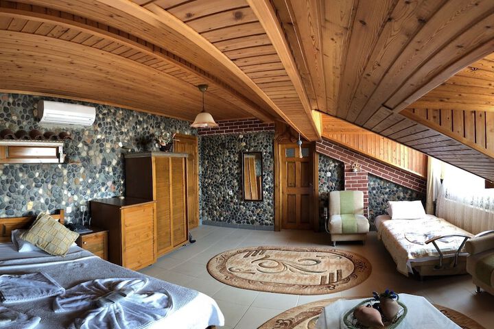 Room 12 of 52