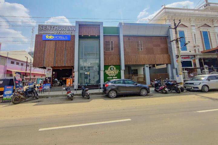 FabHotel Senthur Inn