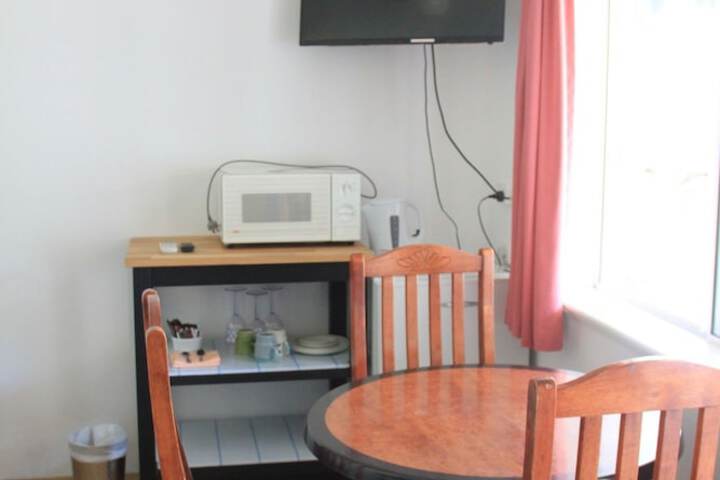 Room 32 of 65
