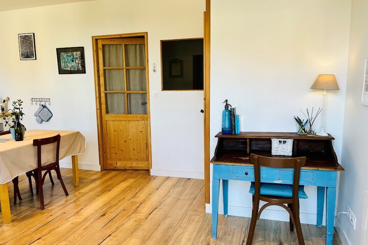 Room 6 of 13