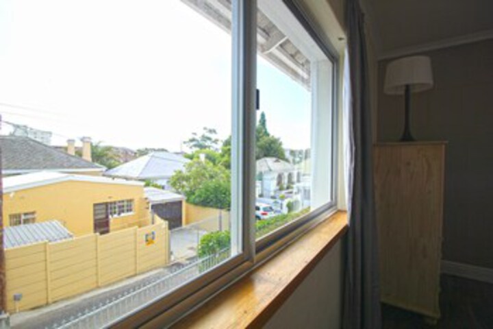 Room 10 of 10