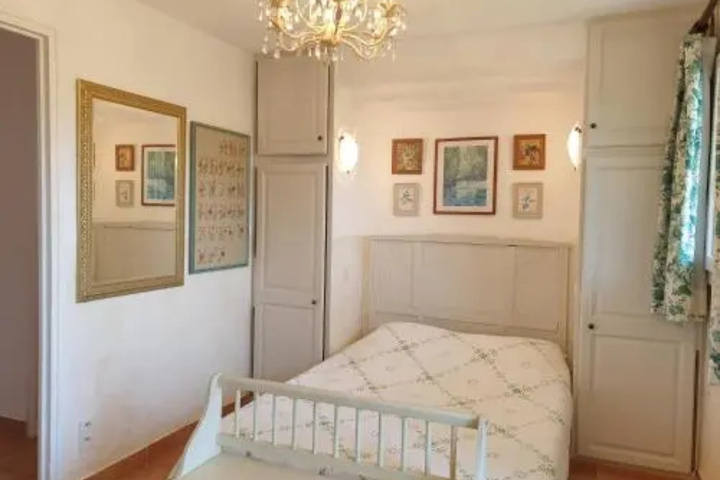 Room 2 of 22