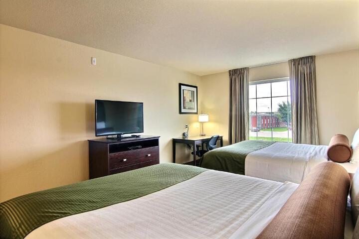 Quadruple Queen Bed (6 of 7)