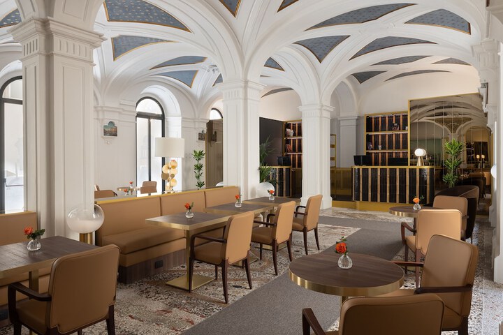 Entrance & Lobby