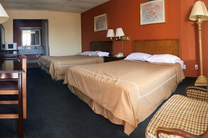1 Queen Bed (13 of 19)
