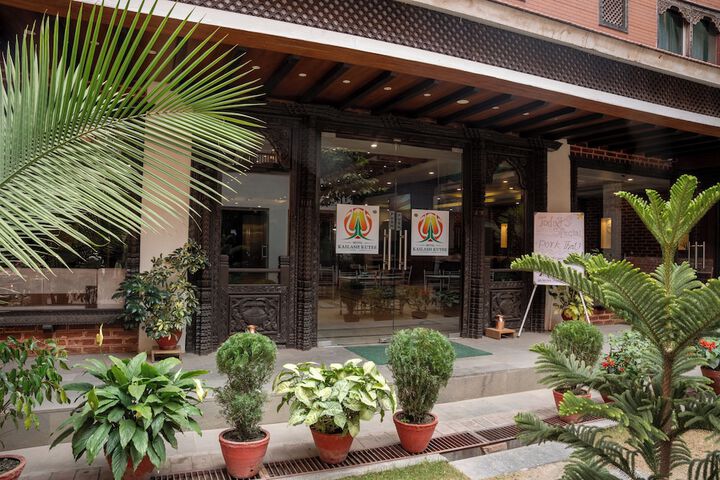 Hotel Exterior 96 of 105