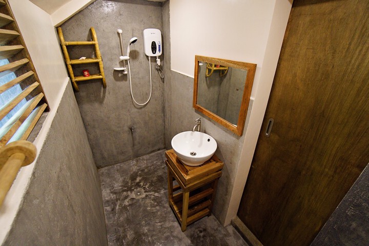 Room 63 of 203