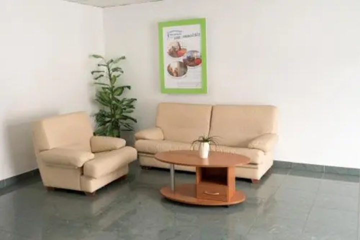 Room 7 of 12