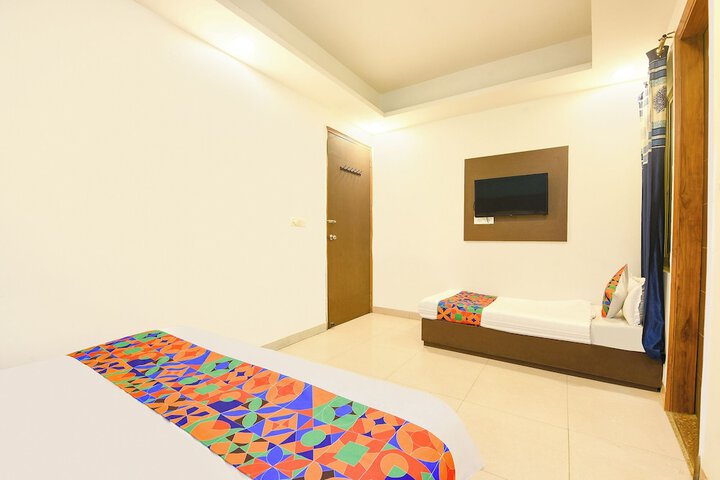 Room 13 of 39