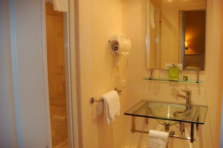 Room 20 of 74