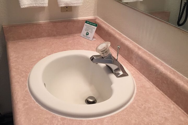 Bathroom sink