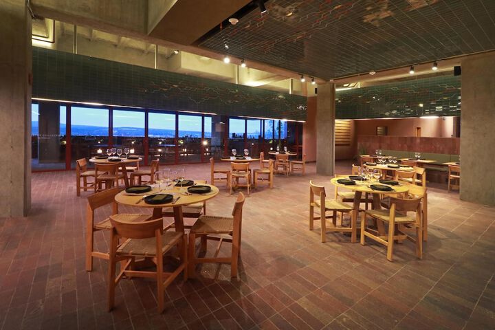 Dining 95 of 137