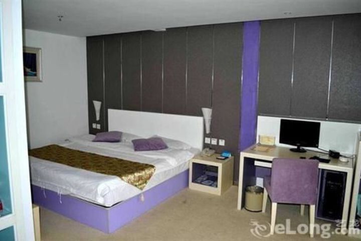 Room 45 of 114