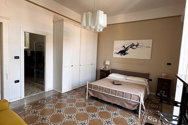 Room 3 of 21