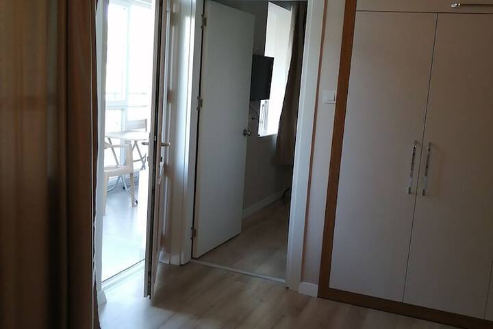 Room 16 of 97