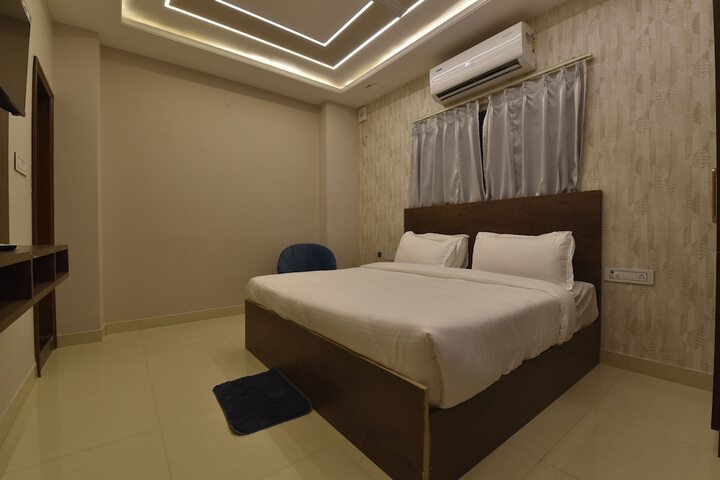 Room 18 of 33