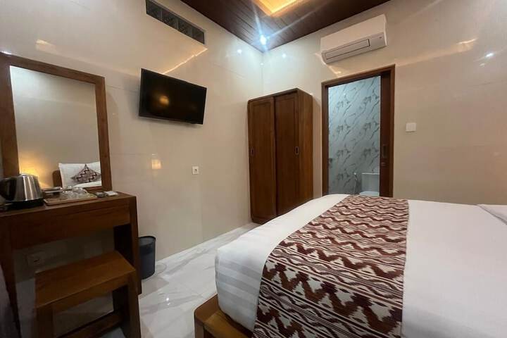 Room 4 of 24
