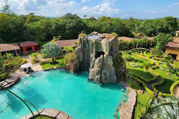 Pool 16 of 28