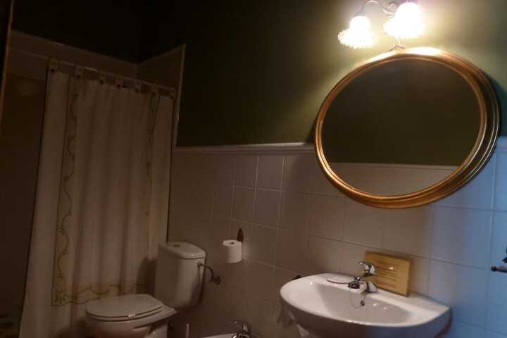 Room 2 of 3