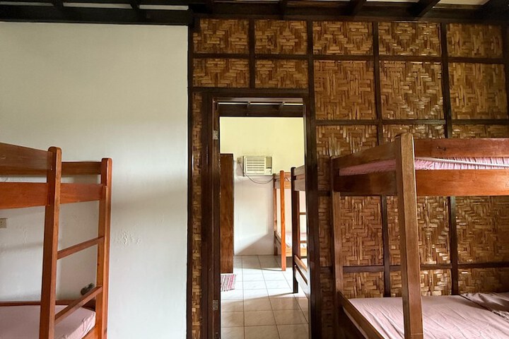 Room 7 of 28