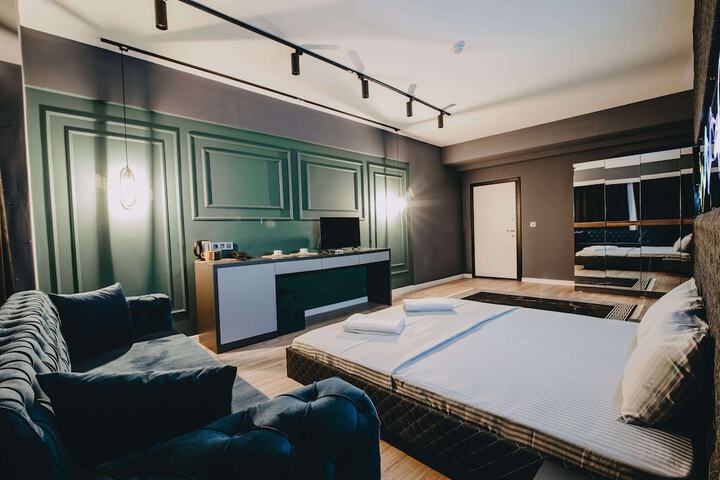 Room 27 of 35