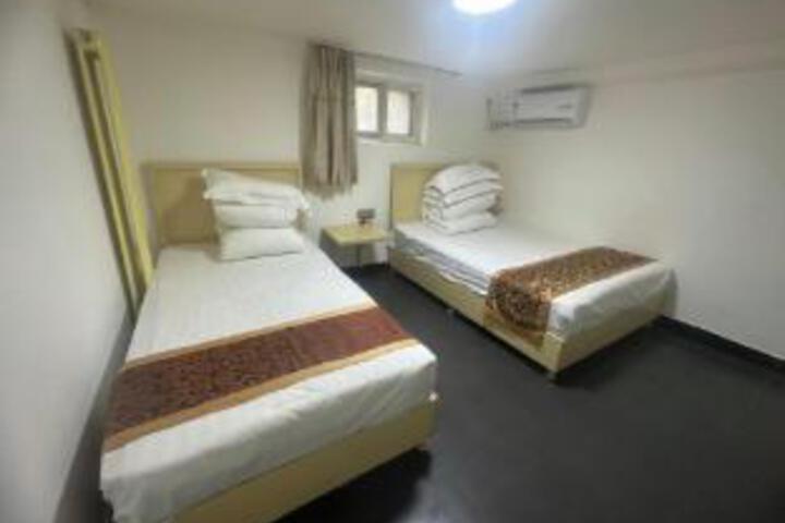 Room 11 of 11