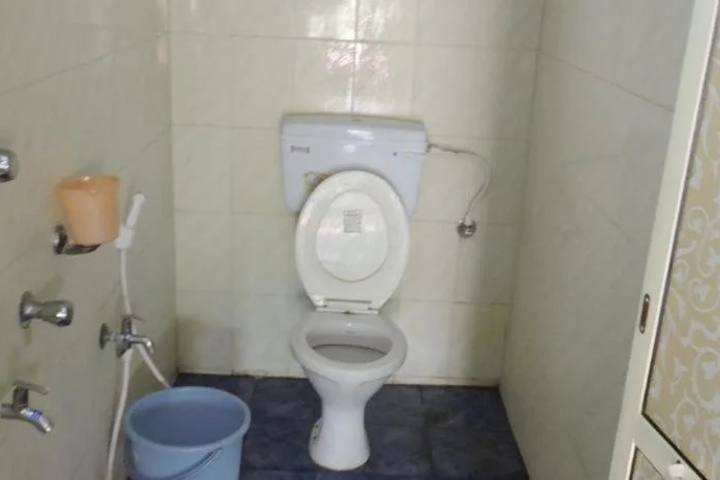 Room 5 of 11
