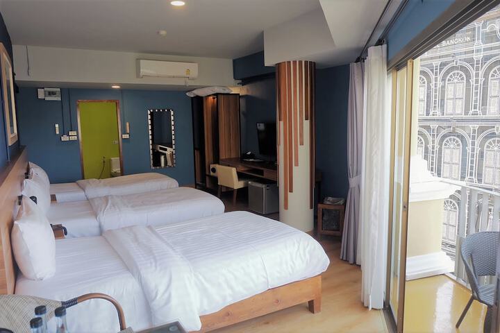 Room 18 of 87