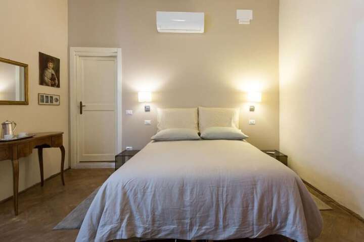 Room 9 of 63